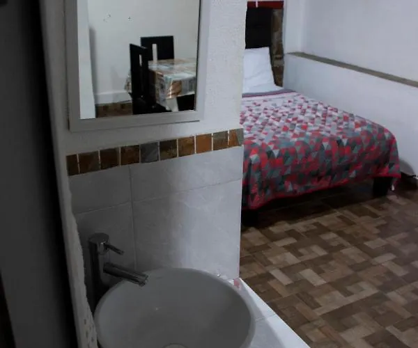 Downtown Studio Galeron Apartment