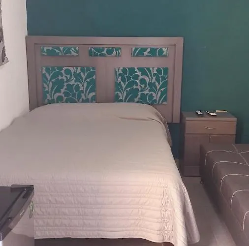 Downtown Studio Galeron Apartment